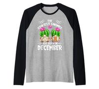 Cute Cactus Birthday Gnomes For Mom Who Are Born In December Camiseta Manga Raglan