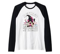 Cute Cat Retired Mom GNOME For Cat Grandma Wine Retirement Camiseta Manga Raglan