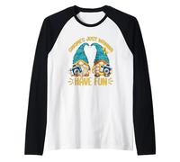 Cute Gnomes Just Wanna Have Fun For Girls Funny Traveling Camiseta Manga Raglan