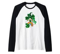 Cute Green Shamrock with Coffee GNOME For St. Paddys Day Camiseta Manga Raglan