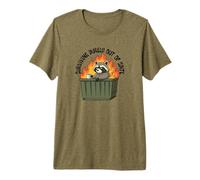 Cute Raccoon Dumpster Fire Surviving Purely out of Spite Camiseta Premium