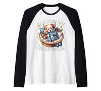 Cute Winter Sayings with Christmas Vibes For Chihuahua Mom Camiseta Manga Raglan