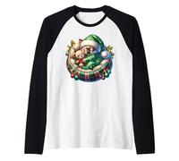 Cute Xmas Siamese Cat Cuddle with Teddy Bear At Christmas Camiseta Manga Raglan