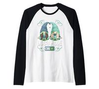 Cute Yoga Gnomes For Women and Hippie Mom Summer Mode On Camiseta Manga Raglan