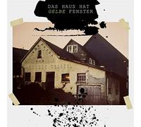Das Haus hat gelbe Fenster
