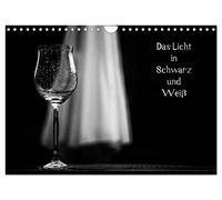 Das Licht in Schwarz und Weiß (Wandkalender 2026 DIN A4 quer), CALVENDO Monatskalender: Schwarz-Weiß reduziert die Bildaussage auf das Wesentliche.