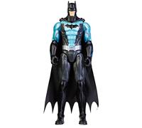 DC Comics | Batman | Personaje Batman a Escala 30 cm con Armadura Tech Azul y Decoraciones Originales, Capa y 11 Puntos de Articulación - Juguetes para Niños y Niñas a Partir de 3 Años