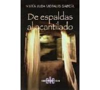 de espaldas al acantilado
