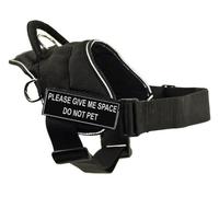 Dean & Tyler DT Fun Works - Arnés con Texto en inglés Please Give Me Space Do Not Pet, Negro con Ribete Reflectante, Talla L, se Adapta a circunferencias de 32 a 42 Pulgadas