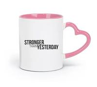 DEBINGY Taza de cerámica novedosa para regalo, ideas para gimnasios, citas motivacionales para gimnasios, más fuerte que ayer, garaje (320 ml), restaurante, oficina, rosa