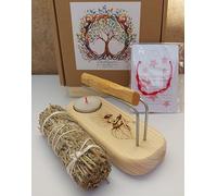 DECOREGALOS Kit de Meditación con Quemador de Madera, Palo Santo, Salvia Azul, pulsera de 7 nudos y Vela, Set de Regalo Espiritual