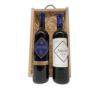Deliex delicias de Extremadura. Caja con vinos crianza Rioja y Ribera del Duero, cesta para regalar en caja de madera con virutas decorativas. Regalos para los amantes del vino.