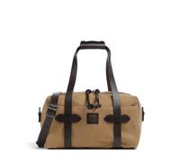 Descubre el estilo sin esfuerzo del bolso Rugged Twill de Filson, el compañero perfecto para la mujer moderna y con estilo. Fabricado con lona suave, este bolso premium combina durabilidad con una tex