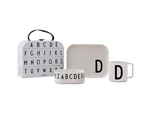 Design Letters Clásicos en Maleta 4 Piezas | Tritan Set de Regalo para Niños | Platos, Bol, Taza & Maleta de almacenamiento Para Bebé | Libre de BPA/BPS, Caída segura | Perfecto como regalo de Bautizo