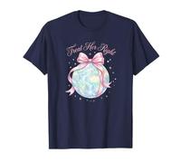 Día de la Tierra Treat Her Right Coquette Pink Bow Wrapped World Camiseta