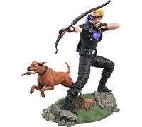 Figura diamond select toys marvel gallery hawkeye ojo de halcon con perro diorama