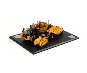 Diecast Masters 85563 - Cat 621K & No. 70 Scapers with D7 Ttack Type Tractor, Scale 1:50, from 14 Years, in Flip Box Carton, Suitable for Collectors