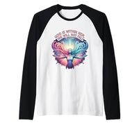 Dios está Dentro de Ella, no caerá: Biblia Cristiana para Mujeres Camiseta Manga Raglan