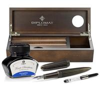 Diplomat Aero Oxyd Messing - Pluma estilográfica con plumín de latón oxidado y pluma de acero inoxidable M, juego de pluma estilográfica con tinta en frasco, conversor de tinta y soporte para
