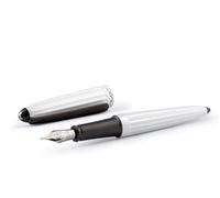 DIPLOMAT Aero - Pluma estilográfica con plumín de acero inoxidable, grosor M y convertidor de tinta, color blanco