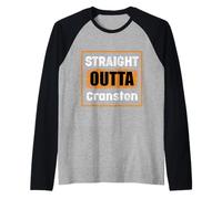 Directamente Fuera de Cranston Rhode Island USA Retro Humor Camiseta Manga Raglan