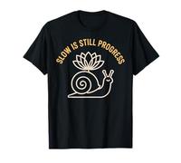 Diseño de Caracol de Yoga Slow is Still Progress Vida Consciente Camiseta