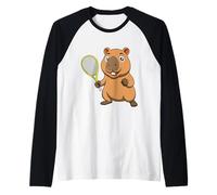 Diseño Lindo de la Raqueta del Cerdo del Agua de la Historieta del Capibara del b Camiseta Manga Raglan