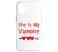 Disfraz Divertido de Halloween para Mujeres, Hombres, niños y niñas, de She Is My Vampire Carcasa para iPhone 16 Plus