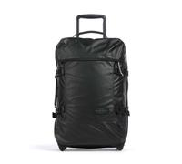 Disfruta de la máxima libertad al viajar con esta versátil bolsa de viaje Eastpak diseñada para hombres y mujeres. Está fabricada con poliéster recubierto y resistente, y cuenta con un amplio comparti