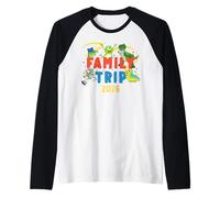 Disney and Pixar Characters Vacation Party Family Trip 2026 Camiseta Manga Raglan