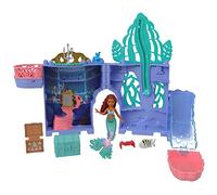 Disney “La Sirenita” Storytime Stackers La gruta de Ariel Conjunto de juego, casa de muñecas apilable con muñeca pequeña y 10 accesorios (Mattel HLX16)