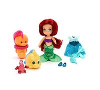 Disney Store Conjunto de muñecas en Miniatura de Ariel de la colección Animators, Juego de Ocho Piezas, Altura: 21 cm, Contiene a Ariel, Sebastián y Mucho más, para Mayores de 3 años