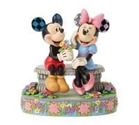 Disney Traditions - Figurita de Mickey y Minnie en un Banco de Primavera