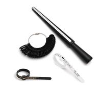 Dispositivo versátil de medición de anillos para una evaluación precisa de las dimensiones de los dedos, aplicable a medidores de joyería de boda y moda