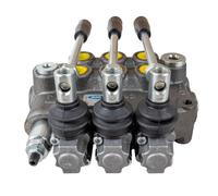 Distribuidor hidráulico Ama Basic para tractores de 3/8" y con 3 palancas: Distribuidor hidráulico de doble efecto con retorno por muelle, Caudal 40 L/min, Presión máxima 180 bar