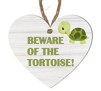 Divertida señal de advertencia de tortuga - "Beware of the Tortoise!" - Placa decorativa peculiar de madera - Decoración de pared MDF en forma de corazón para el hogar, cobertizo de jardín u oficina -