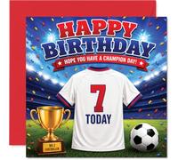 Divertida tarjeta de 7º cumpleaños, celebra como un campeón, escena atrevida del estadio de fútbol con trofeo, confeti y camiseta número 7, cuadrada de 145 mm, sobre incluido