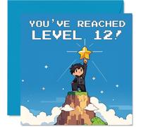 Divertida tarjeta de cumpleaños número 12 - Level Up Vibes for Their Big 12 - Diseño retro de Pixel-Art Gamer con montaña cubierta de estrellas - cuadrado de 145 mm, sobre incluido