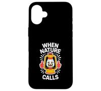 Divertido farol de camping de Nature Calls Carcasa para iPhone 16 Plus
