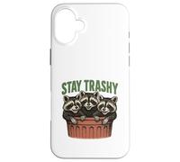 Divertido gráfico de Stay Trashy 3 Raccoons In A Trash Can Carcasa para iPhone 16 Plus