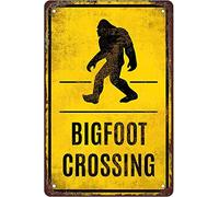Divertido letrero de metal retro con texto en inglés "Danger Bigfoot Crossing Warning Outdoor Home Wall Decoration Use Indoor Outdoor-Great Gift and Decor Rustic Art Print at Home Poster Tin Awesome