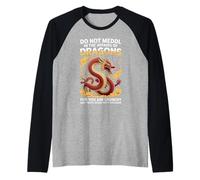 Do Not Meddle In The Affairs of Dragons For You Are Crunchy Camiseta Manga Raglan