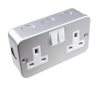 Doble Toma Chapado de Metal Acero UK Mains Corriente Con Cable Entrada Puntas