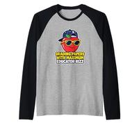 Documentos de calificación con el Maestro de la Escuela Rizz de Maximum Educator Camiseta Manga Raglan