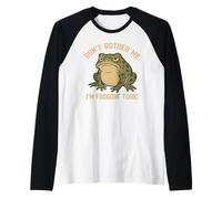 Don't Bother Me Grumpy Frog Lover Humor Divertido Froggin' Moody Camiseta Manga Raglan