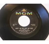Don't Go Out Into The Rain (You're Going To Melt) / Moonshine Man 7" 45 - MGM - K13761