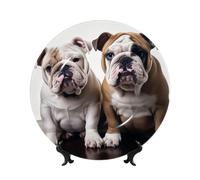Dos lindos perros bulldog platos decorativos de cerámica de porcelana china con soporte de exhibición hecho a mano ornamento de cerámica con personalidad, plato de cena de porcelana para el hogar