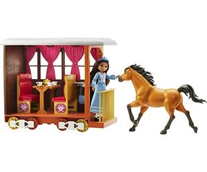 DreamWorks Spirit Vagón de tren de Fortu Set de juego con muñeca de juguete y accesorios de moda y viaje Mattel HBT15