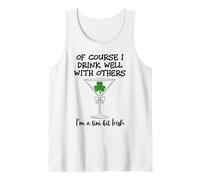 Drinks Well with Others St Patricks Tini bit Irish Drinking Camiseta sin Mangas