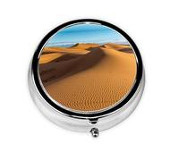 Dunas de arena en el desierto del Sahara. Este pequeño pastillero redondo impreso es un organizador portátil de píldoras y vitaminas perfecto para bolsillos, bolsos y viajes.